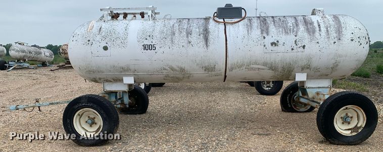 image for item DK7972 (2) NH3 tanks