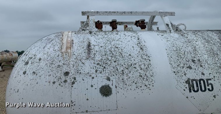 image for item DK7972 (2) NH3 tanks