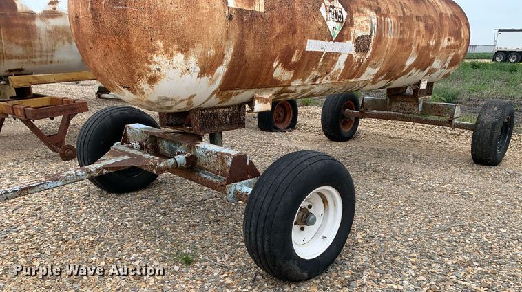 image for item DK7972 (2) NH3 tanks