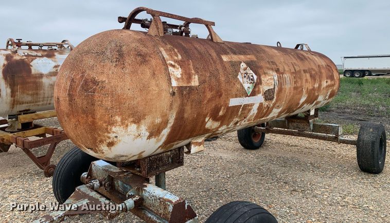 image for item DK7972 (2) NH3 tanks