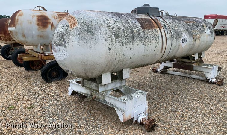 image for item DK7973 (2) NH3 tanks