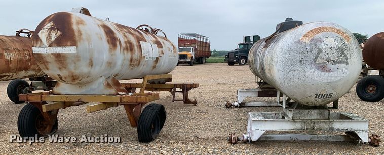 image for item DK7973 (2) NH3 tanks