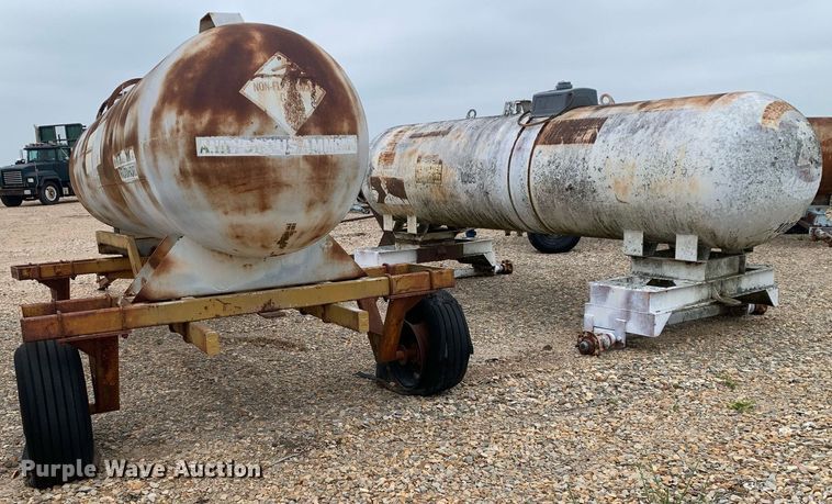 image for item DK7973 (2) NH3 tanks