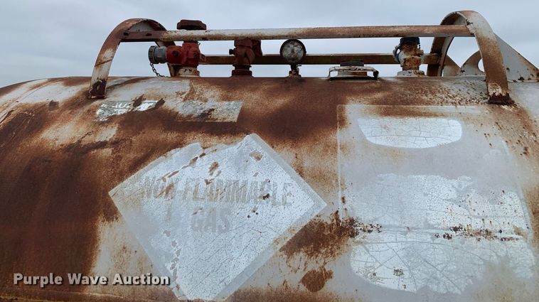 image for item DK7973 (2) NH3 tanks