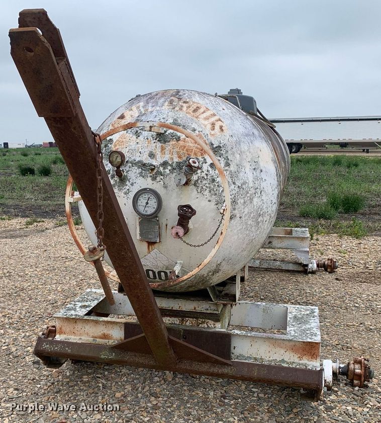 image for item DK7973 (2) NH3 tanks