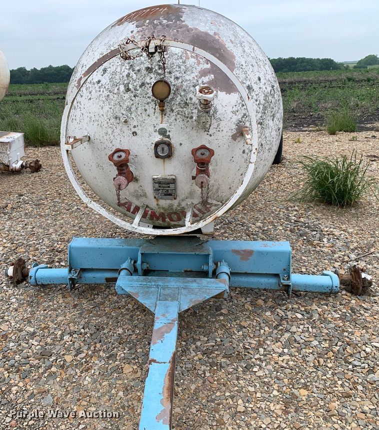 image for item DK7974 (2) NH3 tanks