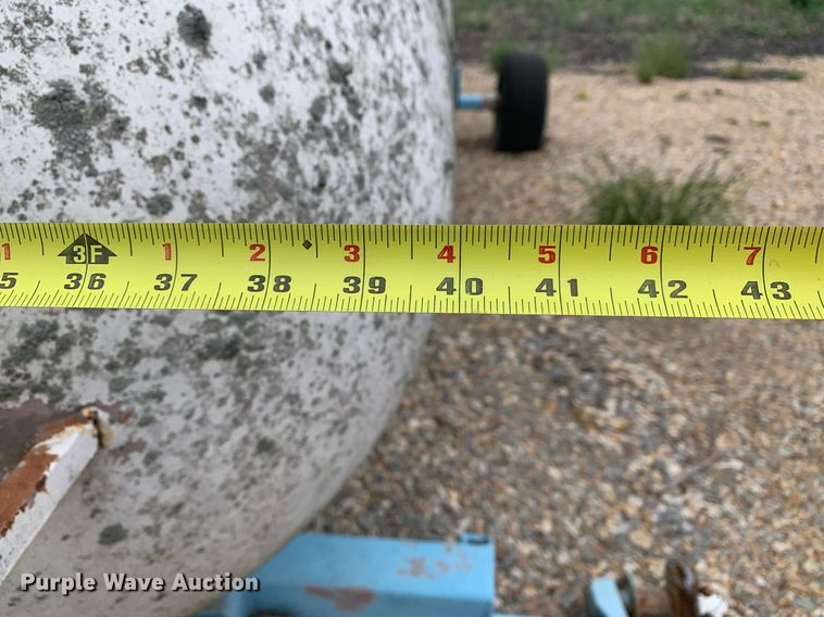 image for item DK7974 (2) NH3 tanks