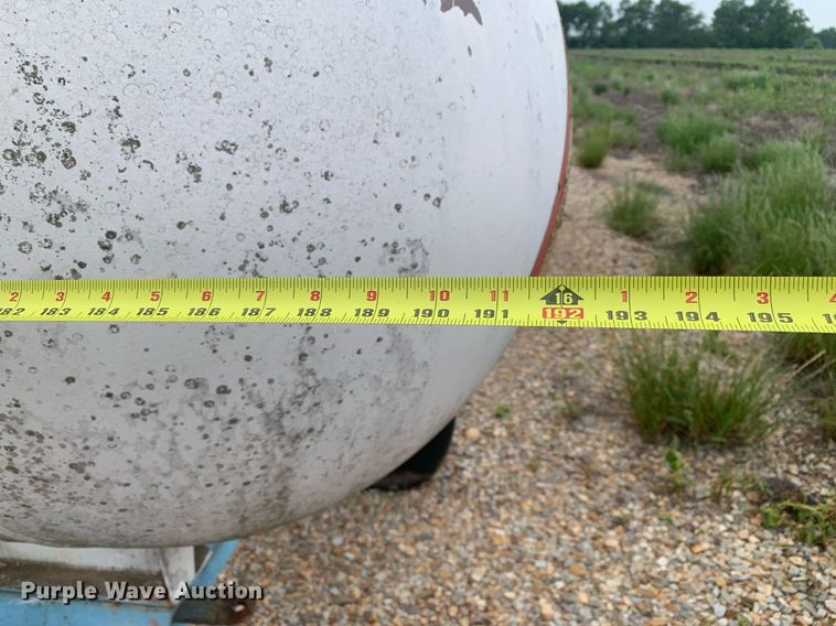 image for item DK7974 (2) NH3 tanks