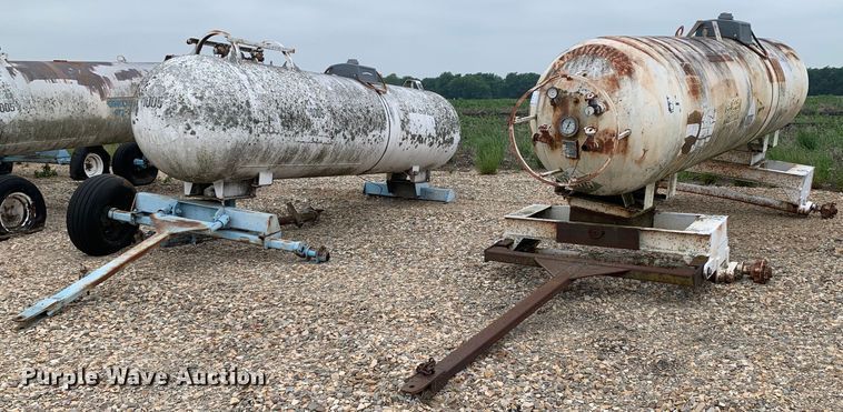 image for item DK7975 (2) NH3 tanks