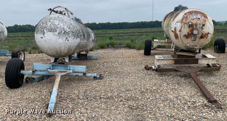 image for item DK7975 (2) NH3 tanks