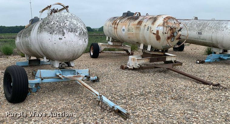 image for item DK7975 (2) NH3 tanks