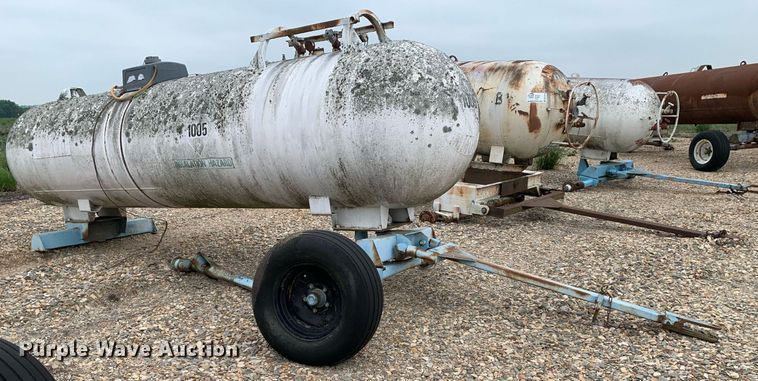 image for item DK7975 (2) NH3 tanks