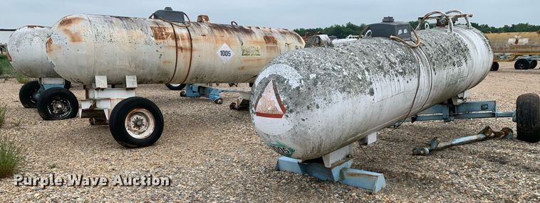 image for item DK7975 (2) NH3 tanks