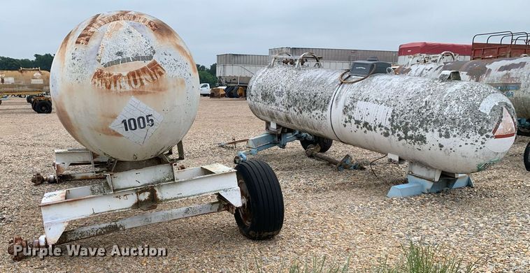 image for item DK7975 (2) NH3 tanks