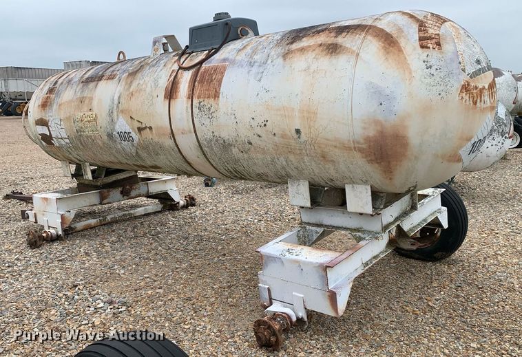 image for item DK7975 (2) NH3 tanks