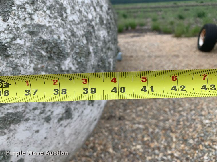 image for item DK7975 (2) NH3 tanks