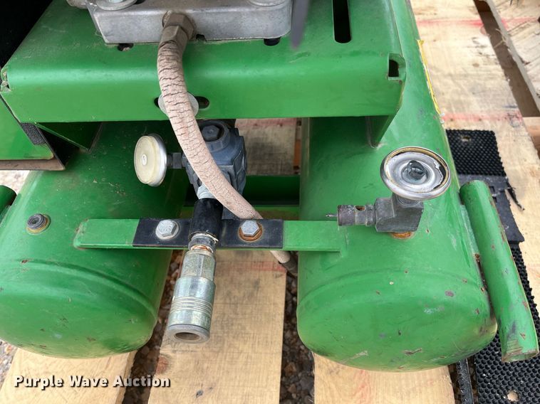 image for item DK7979 John Deere AC2-8GH  air compressor