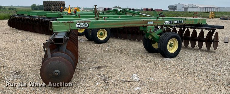 image for item DK7987 John Deere 650  tandem disk