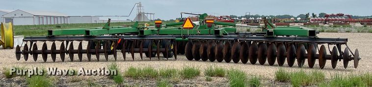image for item DK7987 John Deere 650  tandem disk