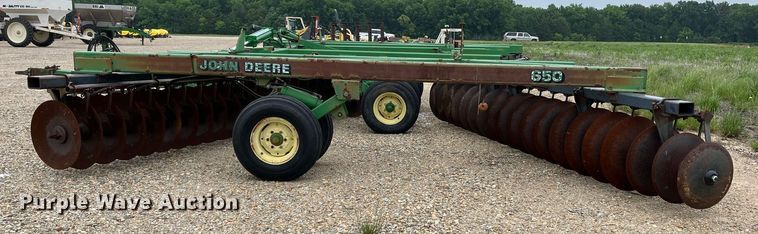 image for item DK7987 John Deere 650  tandem disk