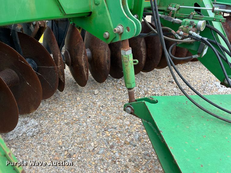 image for item DK7987 John Deere 650  tandem disk