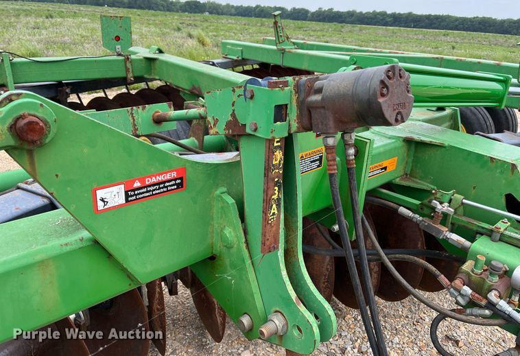 image for item DK7987 John Deere 650  tandem disk