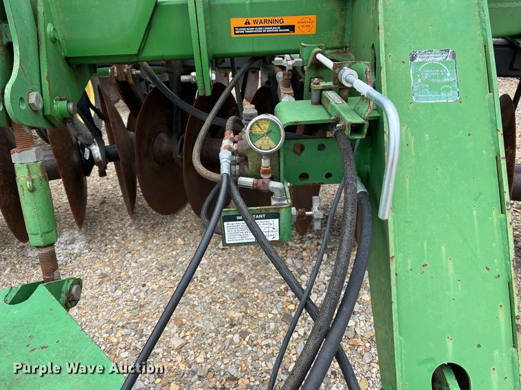 image for item DK7987 John Deere 650  tandem disk