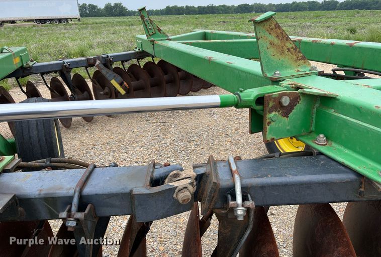image for item DK7987 John Deere 650  tandem disk