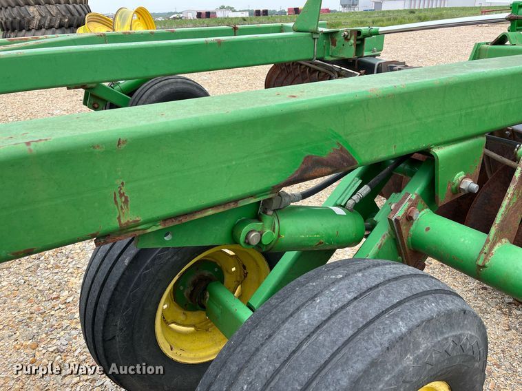 image for item DK7987 John Deere 650  tandem disk