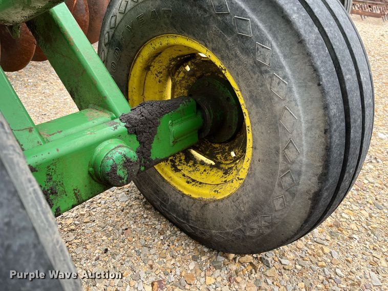image for item DK7987 John Deere 650  tandem disk