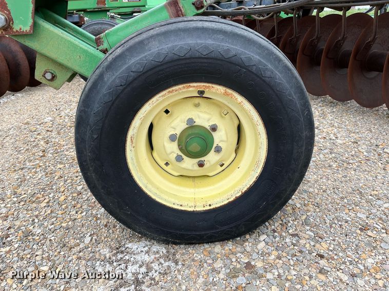 image for item DK7987 John Deere 650  tandem disk