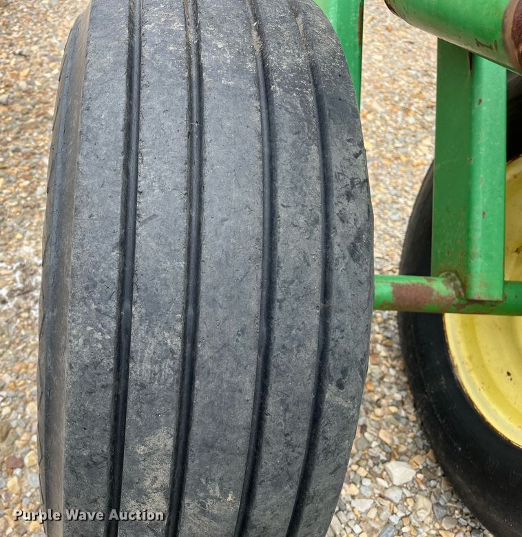 image for item DK7987 John Deere 650  tandem disk