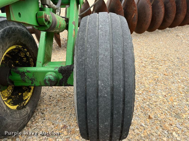 image for item DK7987 John Deere 650  tandem disk