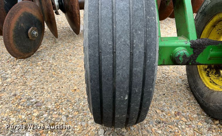 image for item DK7987 John Deere 650  tandem disk