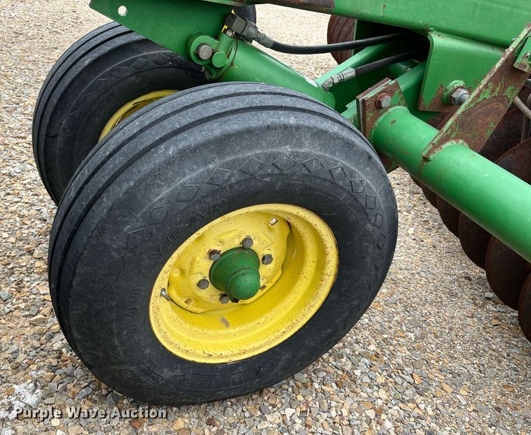 image for item DK7987 John Deere 650  tandem disk