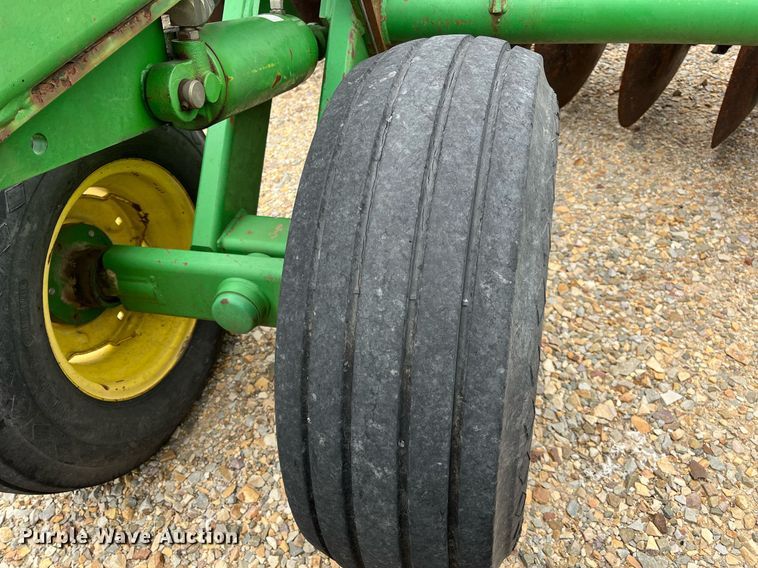 image for item DK7987 John Deere 650  tandem disk