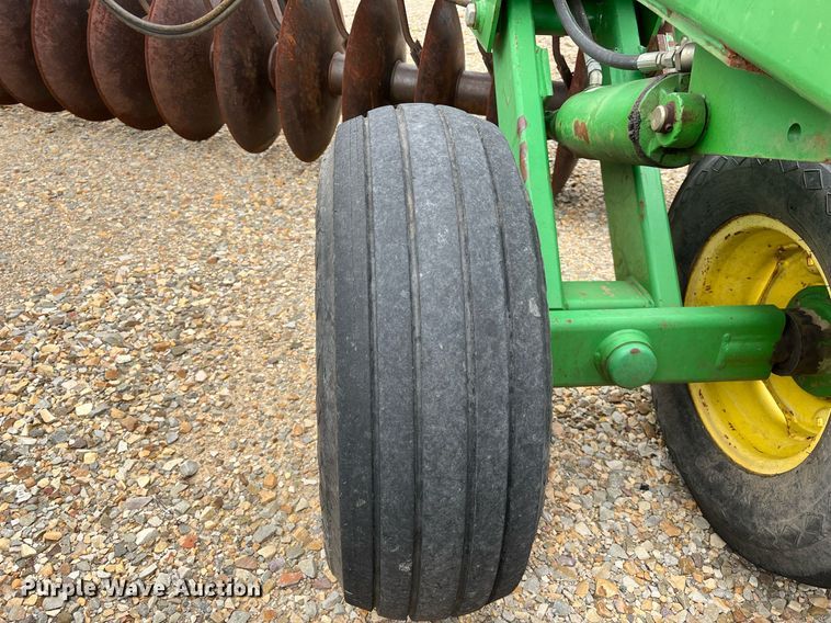image for item DK7987 John Deere 650  tandem disk