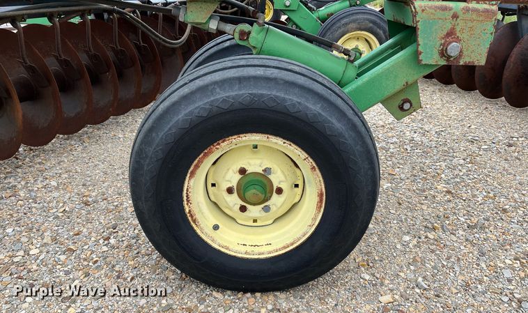 image for item DK7987 John Deere 650  tandem disk