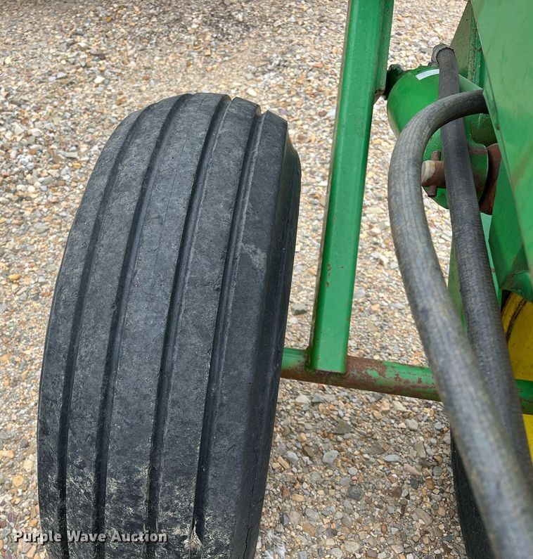 image for item DK7987 John Deere 650  tandem disk