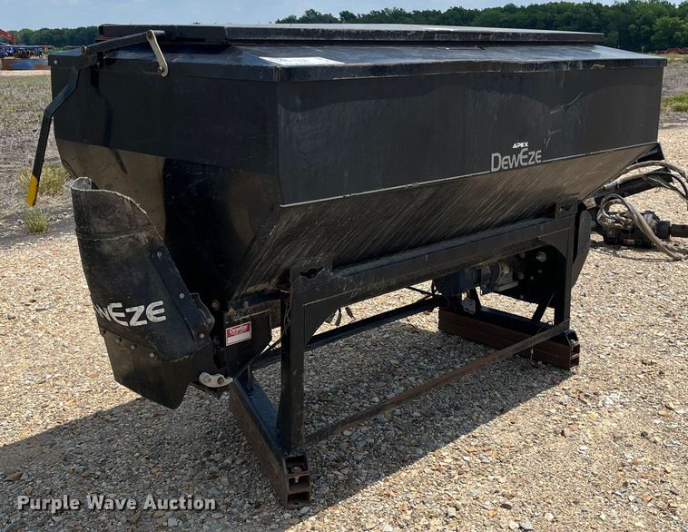 image for item DK7992 DewEze Beefcake 2000 ELE  cake feeder