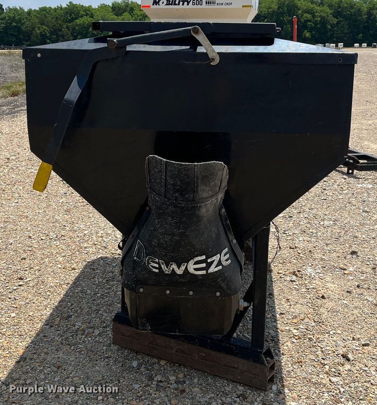 image for item DK7992 DewEze Beefcake 2000 ELE  cake feeder