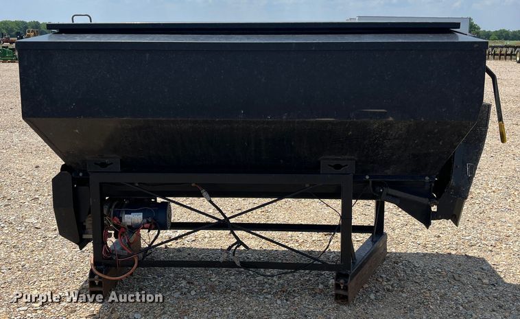 image for item DK7992 DewEze Beefcake 2000 ELE  cake feeder