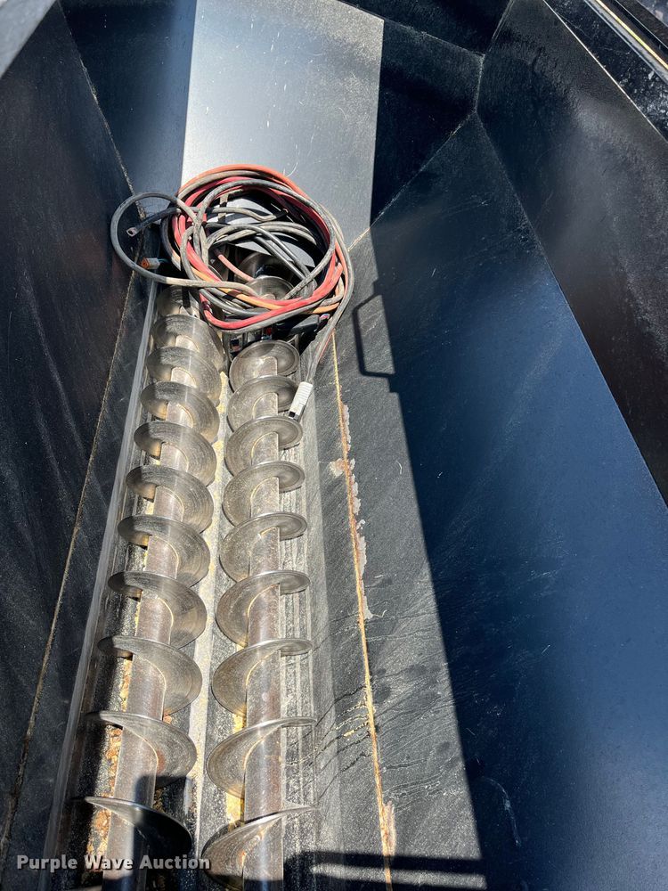 image for item DK7992 DewEze Beefcake 2000 ELE  cake feeder