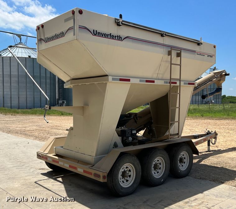 image for item DR5728 2011 Unverferth SeedRunner 3750  seed tender