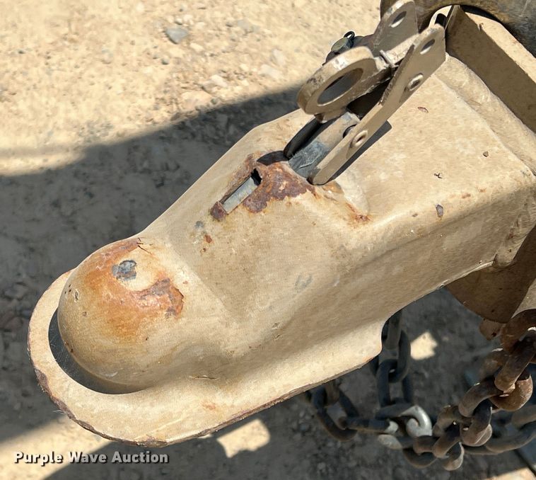 image for item DR5728 2011 Unverferth SeedRunner 3750  seed tender