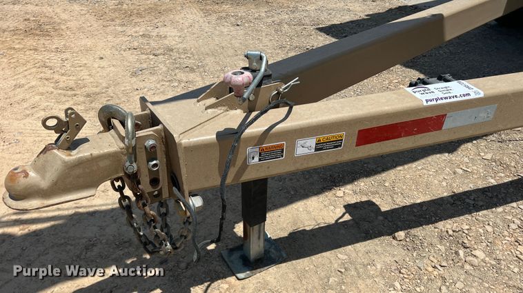 image for item DR5728 2011 Unverferth SeedRunner 3750  seed tender