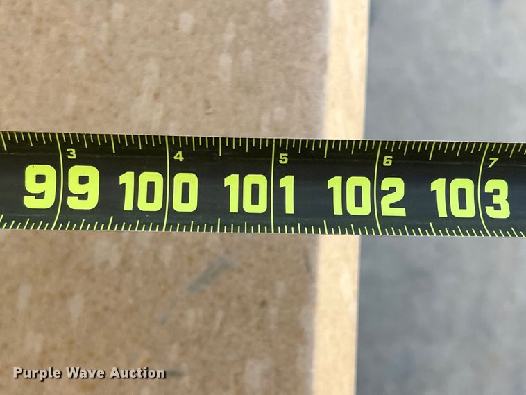 image for item DR5728 2011 Unverferth SeedRunner 3750  seed tender