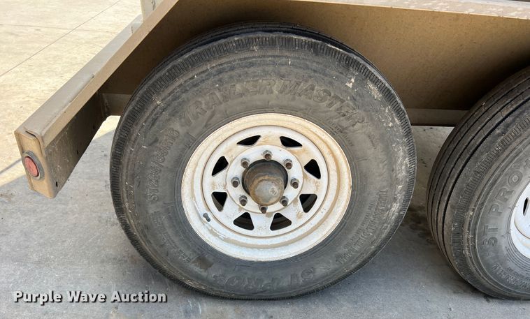 image for item DR5728 2011 Unverferth SeedRunner 3750  seed tender