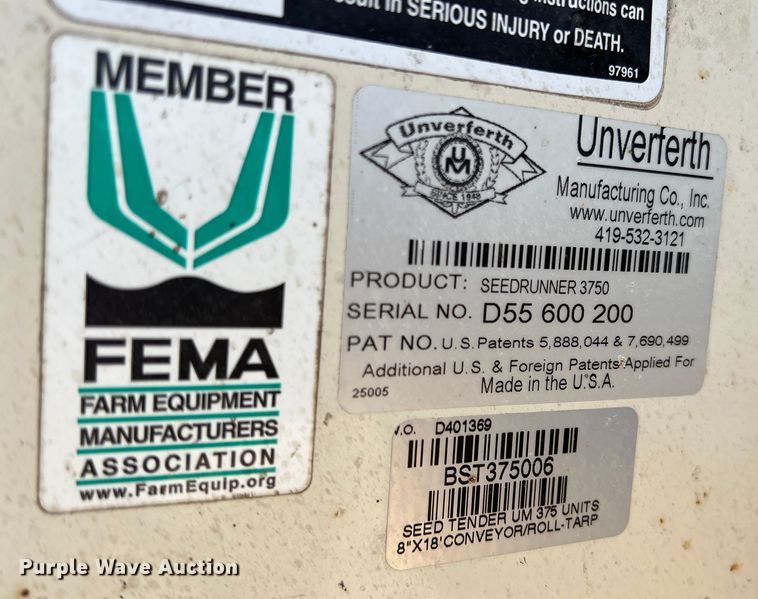 image for item DR5728 2011 Unverferth SeedRunner 3750  seed tender