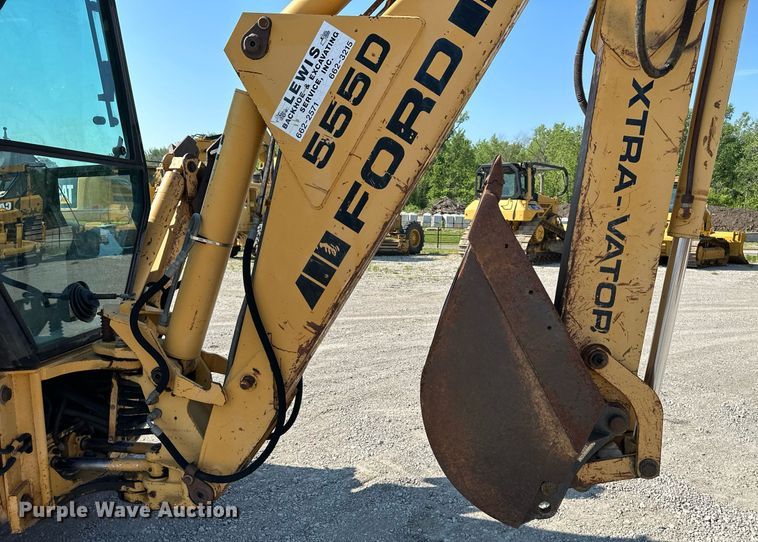 image for item DO5025 Ford 555D  backhoe